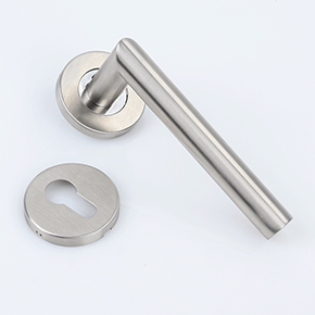 Qual é melhor, alavanca de porta ou maçaneta da porta?