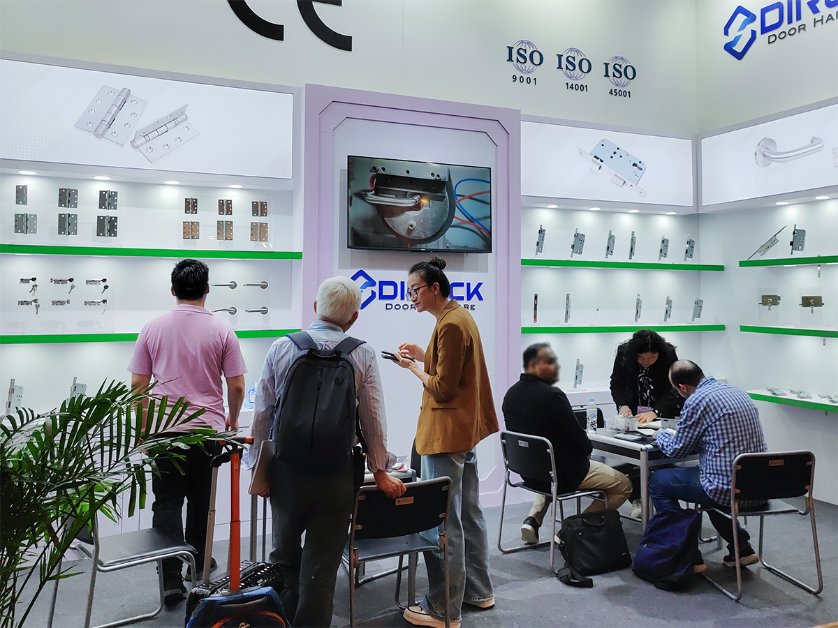 a 135&ordf; feira de cant&atilde;o-4